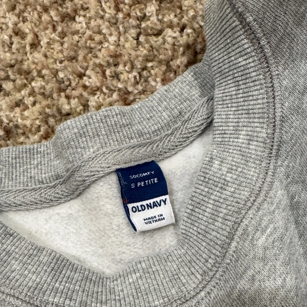 Old Navy Gray Sweatshirt and Joggers Set - Picture 9 of 9